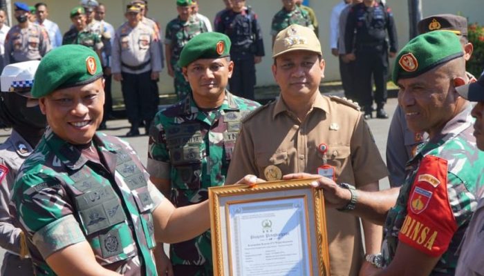 Penghargaan Danrem Wijayakusuma Untuk Babinsa Pekalongan dan Warga Masyarakat Kota Pekalongan