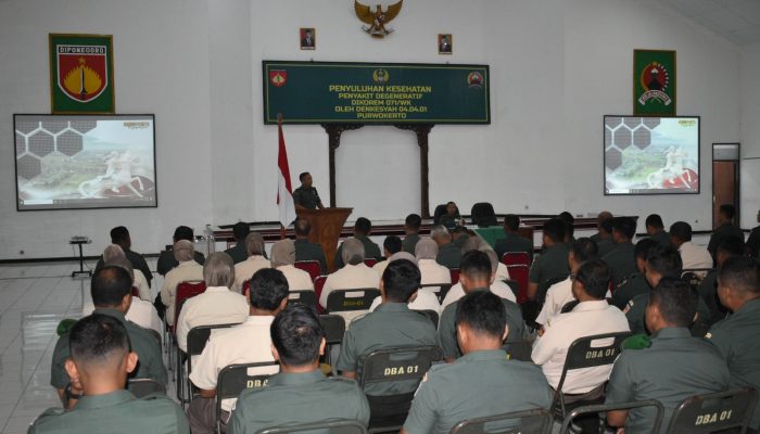 Lewat Penyuluhan Kesehatan Degeneratif, Danrem Wijayakusuma Himbau Prajuritnya Jaga Pola Hidup Sehat