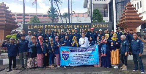 Jum’at Berkah, DPD AMAN Kota Surabaya Berbagi dan Peduli Terhadap Masyarakat