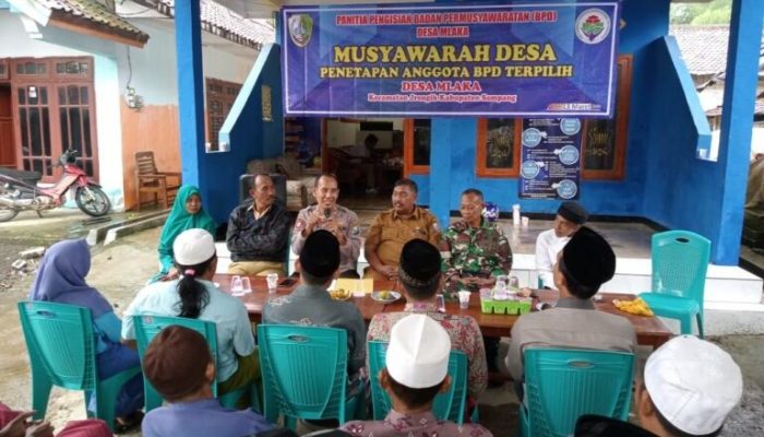 Kapolsek Jrengik Himbau Masyarakat Jaga Kamtibmas Saat Acara Musdes Desa Mlakah Jrengik Sampang