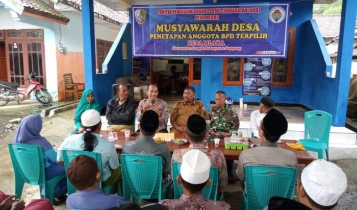 Kapolsek Jrengik Himbau Masyarakat Jaga Kamtibmas Saat Acara Musdes Desa Mlakah Jrengik Sampang