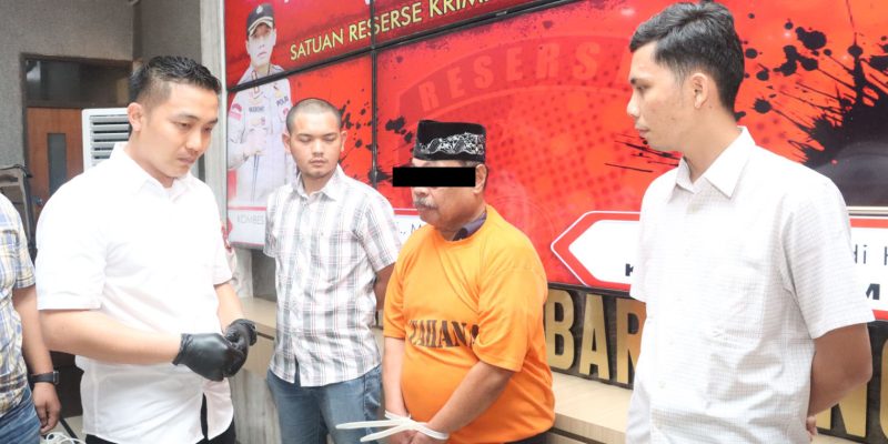 Kasat Reskrim Polresta Barelang Gelar Konferensi Pers Ungkap Tersangka Pelaku Tindak Pidana Penipuan dan atau Penggelapan