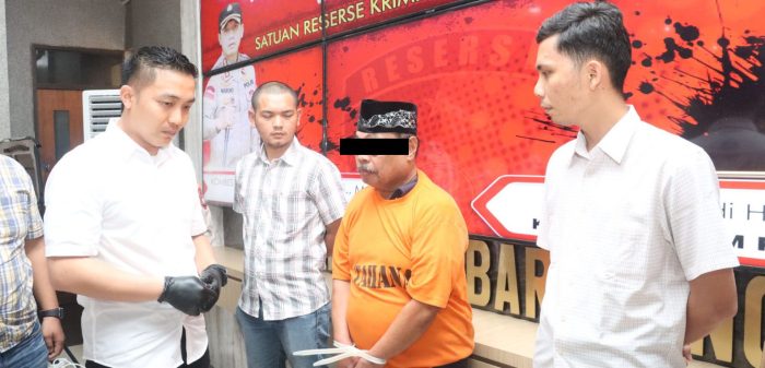 Kasat Reskrim Polresta Barelang Gelar Konferensi Pers Ungkap Tersangka Pelaku Tindak Pidana Penipuan dan atau Penggelapan