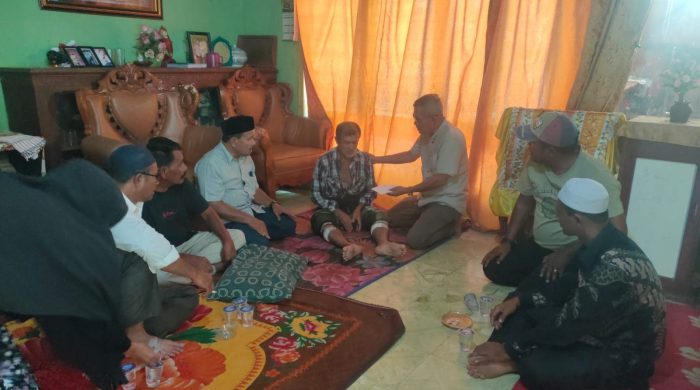 Keluarga Besar Aliansi Julok Sambangi Keluarga Korban Pembancokan ODGJ