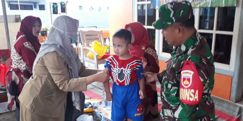 Bulan Suci Ramadhan, Babinsa Tetap Laksanakan Pendampingan Posyandu