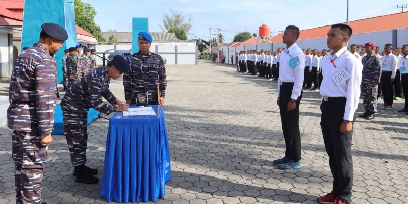 Danlantamal IV Serahkan 266 Calon Siswa Bintara & Tamtama Dari Lima Wilayah Kepada KA LAPETAL