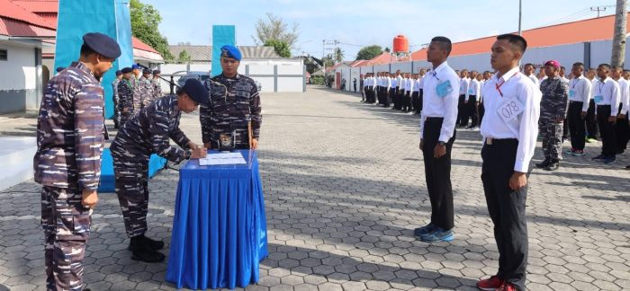 Danlantamal IV Serahkan 266 Calon Siswa Bintara & Tamtama Dari Lima Wilayah Kepada KA LAPETAL