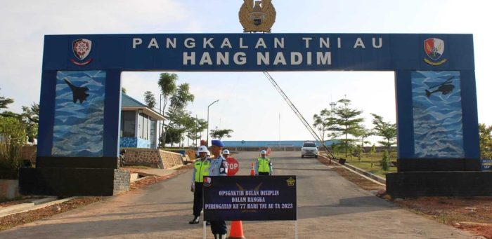Memperingati HUT TNI AU Ke – 77, Satpomau Lanud Hang Nadim Gelar Operasi Penegakan Ketertiban