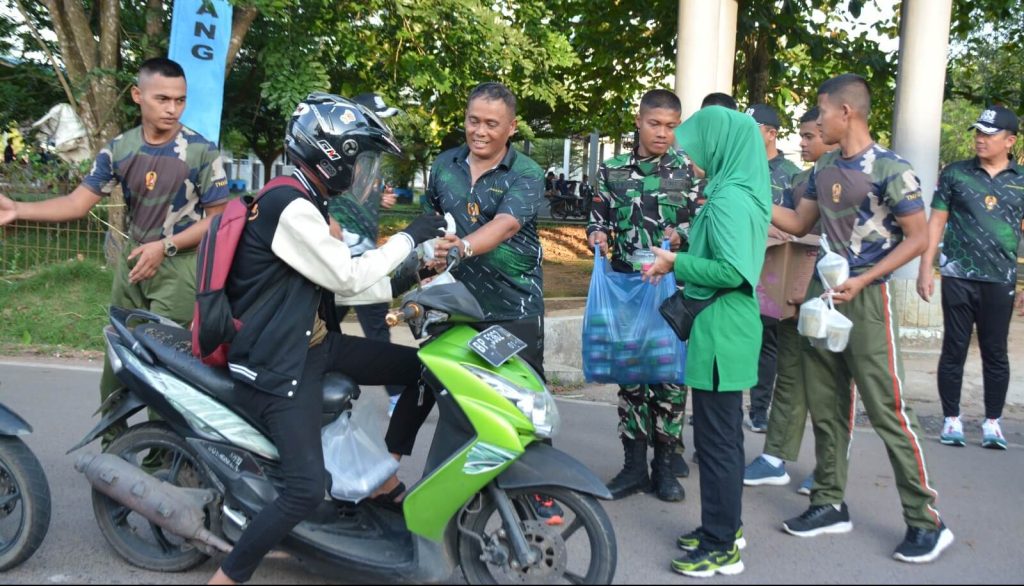 Persit Koorcab Rem 033 PD I/BB Bagi-Bagi Takjil