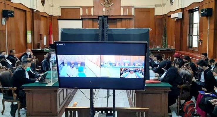Pengadilan Negeri Surabaya Memvonis Pada Tiga Terdakwa Wahyu Setyo Pranoto, Bambang Sidik Achmadi, Hasdarman Terkait Tragedi Kanjuruhan.