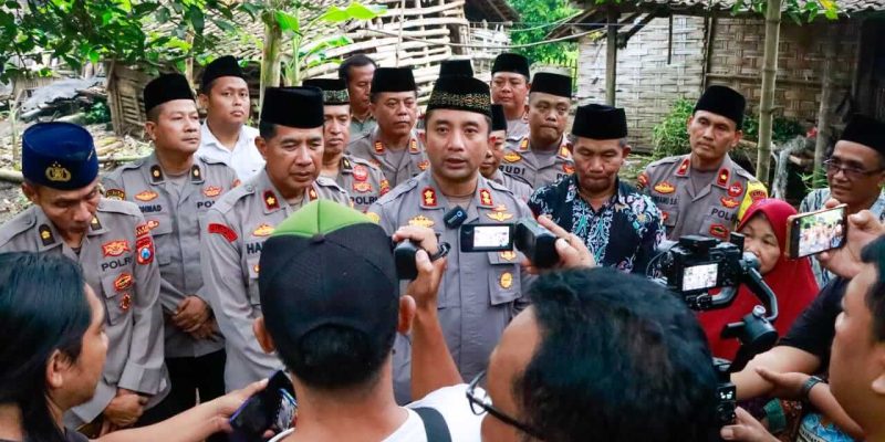 Kapolres Jombang Sapa Warga di Bulan Ramadhan Dengan Berbagi Paket Sembako