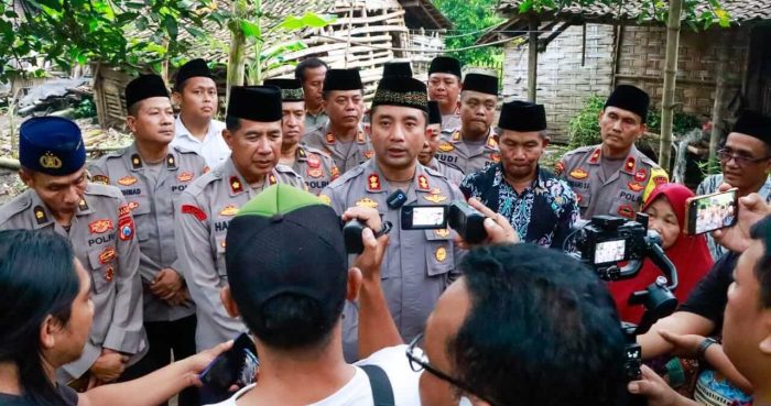 Kapolres Jombang Sapa Warga di Bulan Ramadhan Dengan Berbagi Paket Sembako