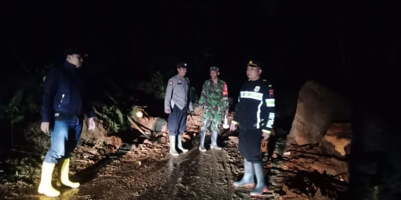 Cuaca Ekstrim Akibatkan Longsor Tiga Titik di Wilayah Kroyakan Mesoyi Kecamatan Talun