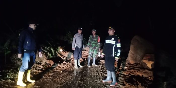 Cuaca Ekstrim Akibatkan Longsor Tiga Titik di Wilayah Kroyakan Mesoyi Kecamatan Talun