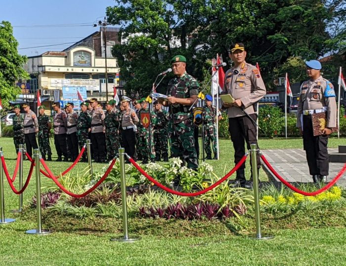 Mantapkan Sinergitas di Wilayah, Danrem Wijayakusuma Pimpin Apel Sinergitas dan Patroli Skala Besar Banyumas