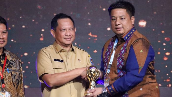 Salah Satu Program Prioritas Bupati/Wabup Mendapat Penghargaan Dari Wapres