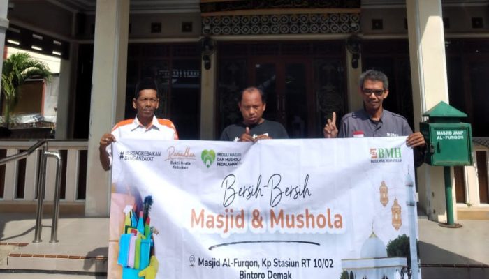 LAZNAS BMH dan WG SANINDO Santri Indonesia Bersih Bersih Masjid & Musholla serentak se Jawa Tengah