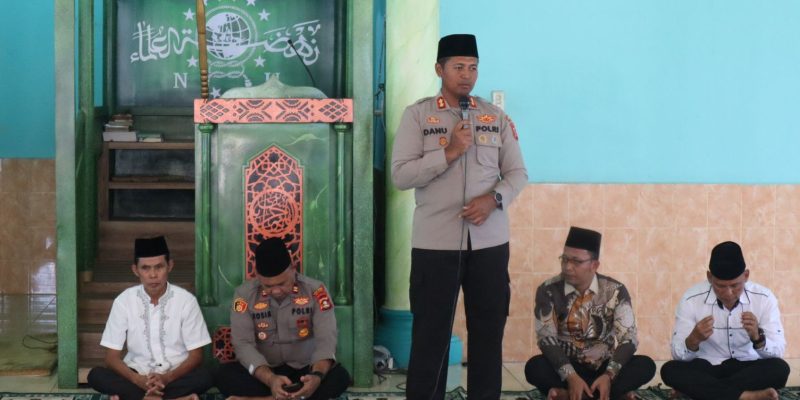 Kapolres Gelar Jumat Curhat dan Temu Warga Presisi di Masjid Al Jami Istiqomah Desa L Sidoharjo