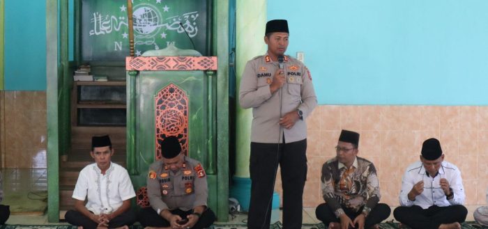 Kapolres Gelar Jumat Curhat dan Temu Warga Presisi di Masjid Al Jami Istiqomah Desa L Sidoharjo