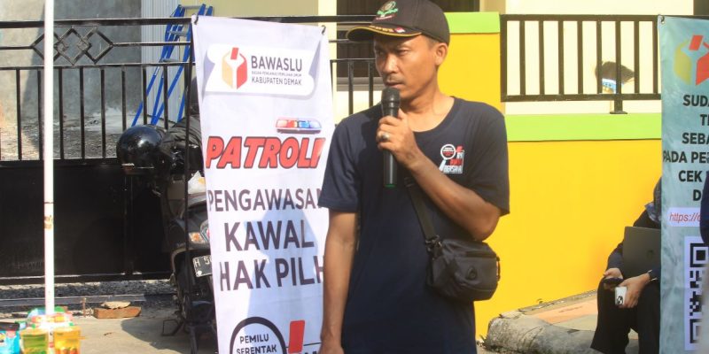 Patroli Pengawasan Kawal Hak Pilih Di Pasar Krempyeng Demak