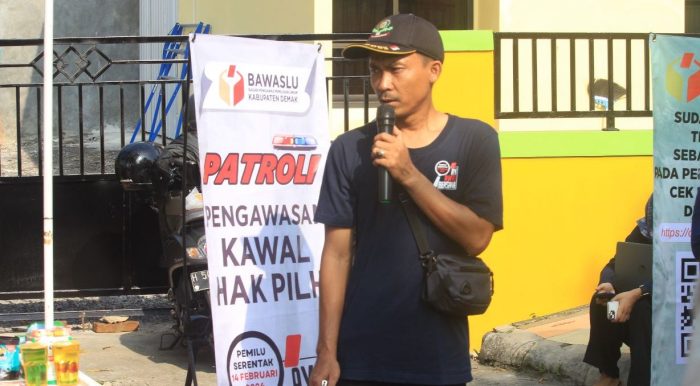 Patroli Pengawasan Kawal Hak Pilih Di Pasar Krempyeng Demak