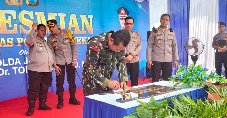 Kapolda Jatim Resmikan Gedung Satpas SIM di Polres Pamekasan