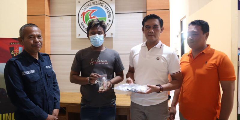 Tim Satreskoba Polres Situbondo Berhasil Menangkap Pengedar Dan Menyita 907 Butir Pil Trex