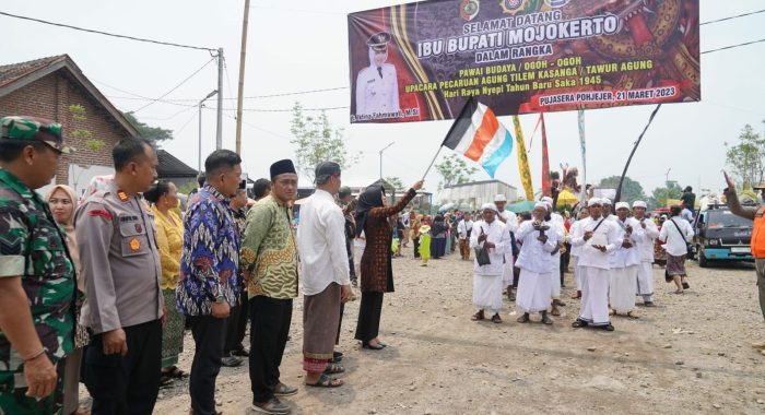 Bupati Mojokerto Turut Ramaikan Pawai Ogoh-Ogoh di Desa Pohjejer