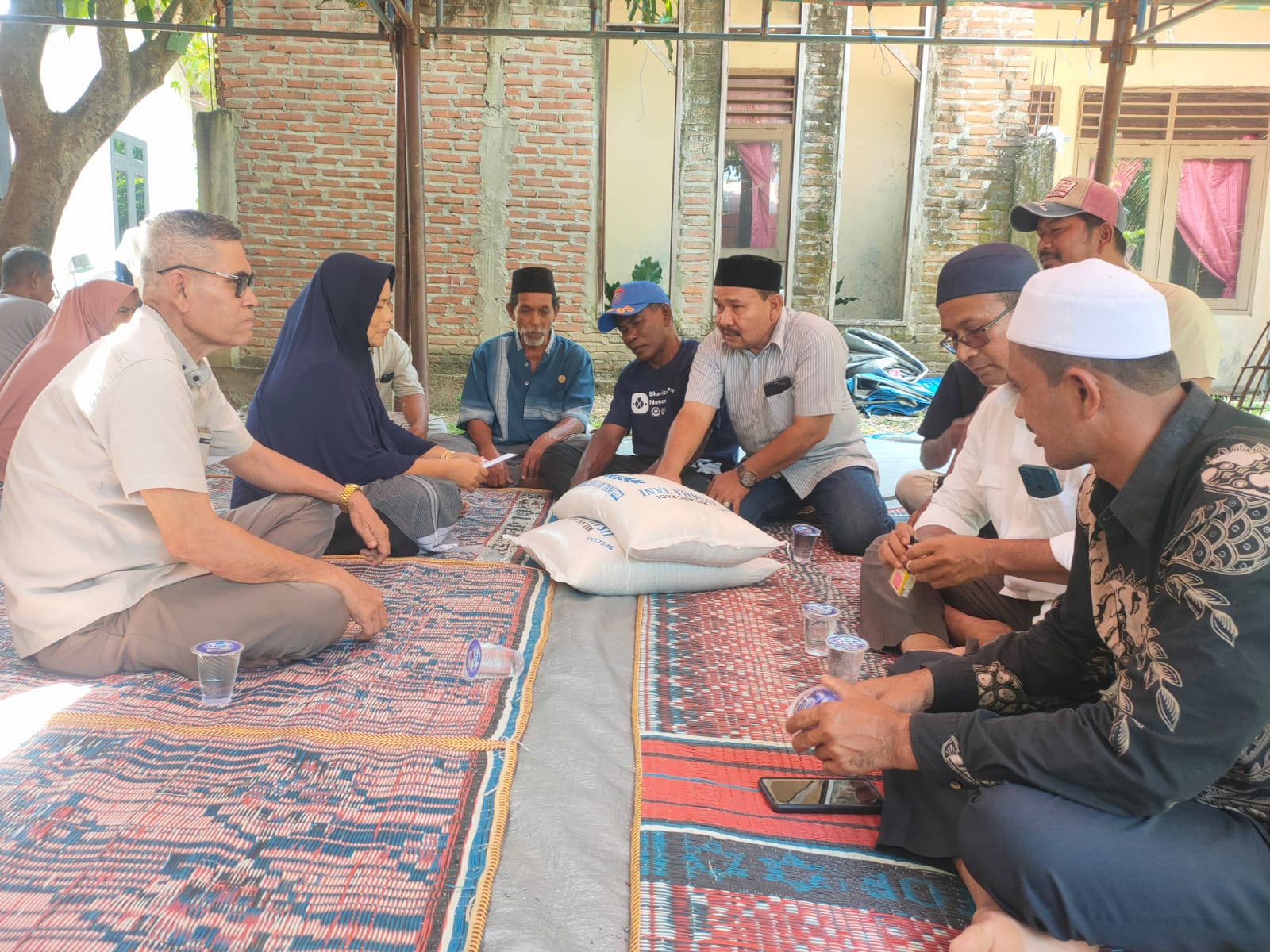 Keluarga Besar Aliansi Julok Sambangi Keluarga Korban Pembancokan ODGJ