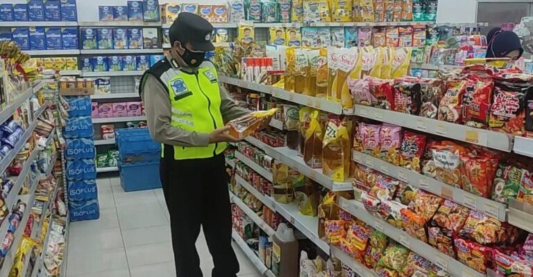 Polsek Kraton Cek Ketersediaan Bahan Dan Harga Jelang Ramadhan