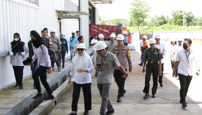 Gerak Cepat Tanggapi Keluhan Petani, Bupati Bojonegoro Datangi MRMP Bulog