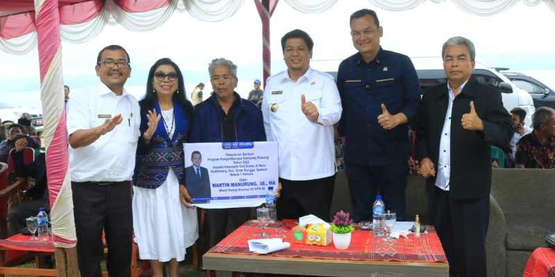 Bupati Samosir Resmikan Pasar Rakyat Onan Runggu
