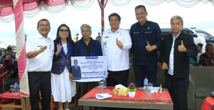Bupati Samosir Resmikan Pasar Rakyat Onan Runggu