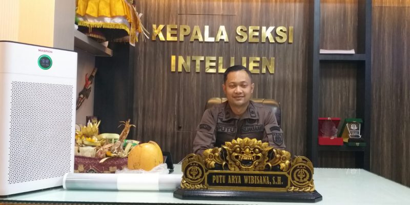 Kajari Surabaya Joko Budi Darmawan SH MH Melantik, Putu Arya Wibisana SH MH Sebagai Kepala Seksi Inteljen Kejari Surabaya,