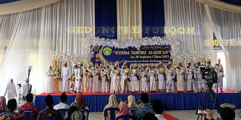Gelar Wisuda Tahfiz Al-Qur’an, SMPN 1 Ketapang Ingin Cetak Generasi Qur’ani Bangun Negeri