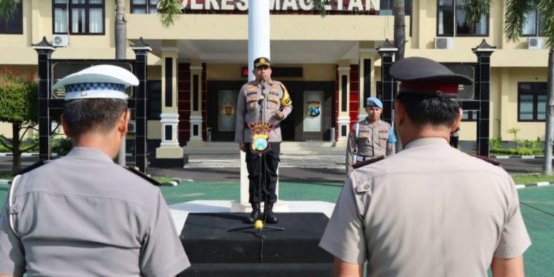 Kapolres Magetan Pimpin Upacara Korps Raport Kenaikan Pangkat Pengabdian.