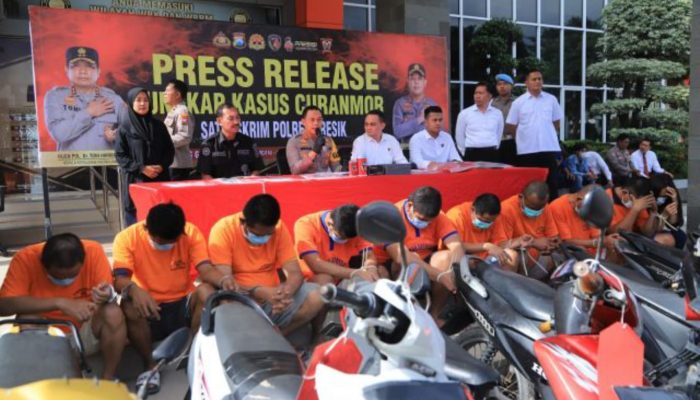 Polres Gresik Amankan 11 Tersangka Kasus Curanmor Wilayah Kabupaten Gresik.