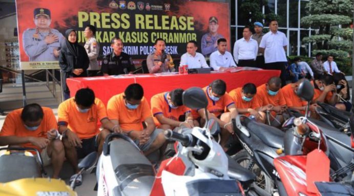 Polres Gresik Amankan 11 Tersangka Kasus Curanmor Wilayah Kabupaten Gresik.