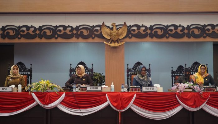 Gelar Rapat Paripurna, Bupati Mojokerto Sampaikan Nota Penjelasan LKPJ 2022