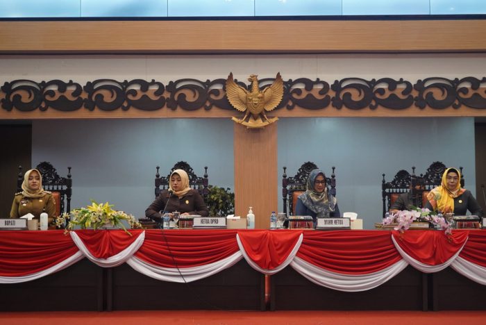 Gelar Rapat Paripurna, Bupati Mojokerto Sampaikan Nota Penjelasan LKPJ 2022