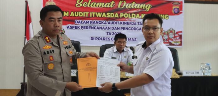 Penyerahan Tabulasi Dari Tim Audit Kinerja Itwasda Polda Kalteng Di Polres Gumas