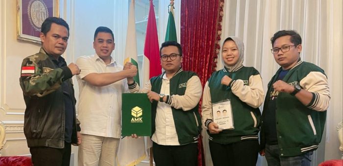 Malam Nisfu Sya’ban, PC AMK Sampang Terima SK