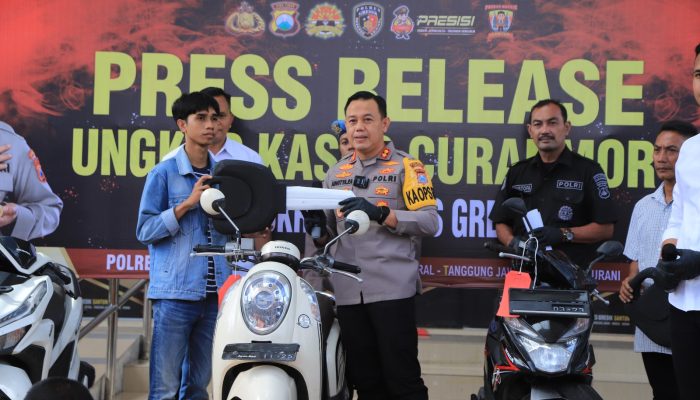 Kapolres Gresik Kembalikan Motor yang Hilang, Korban: Terima Kasih Pak Polisi