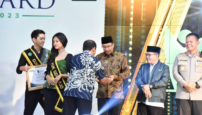 Gus Muhdlor Dinobatkan Sebagai Tokoh Penggerak Pembangunan Infrastruktur Sidoarjo