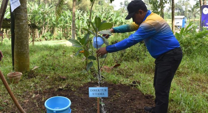 Peringati Hari Air Sedunia 2023 Perumda Tirta Kanjuruhan Laksanakan Penghijauan Pohon Dan Resik-Resik Sumber