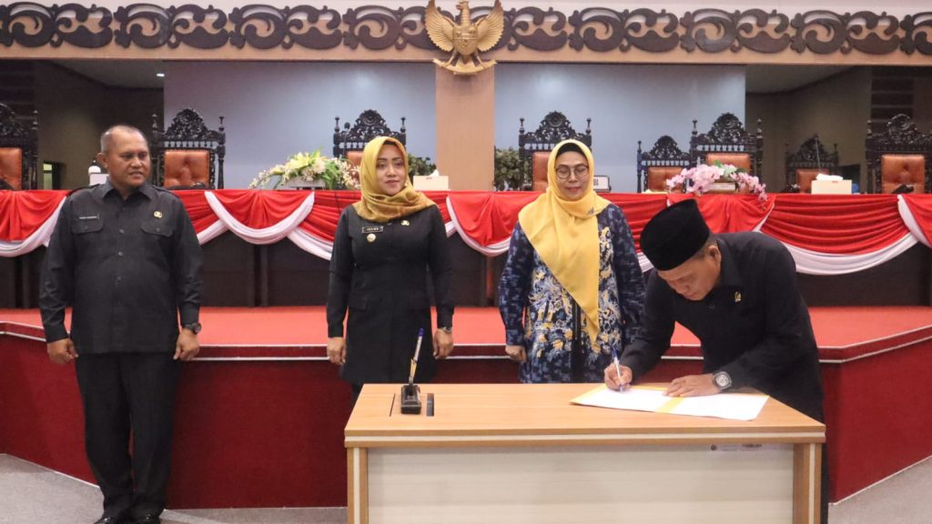 bupati-mojokerto-sampaikan-nota-penjelasan-tiga-raperda-kabupaten-mojokerto