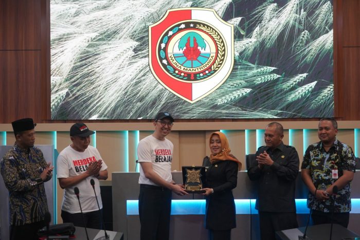 Tingkatkan Program Penggerak Guru di Bumi Majapahit, Bupati Ikfina Terima Kunker Dirjen PAUD-Dikdasmen Kemendikbud Ristek