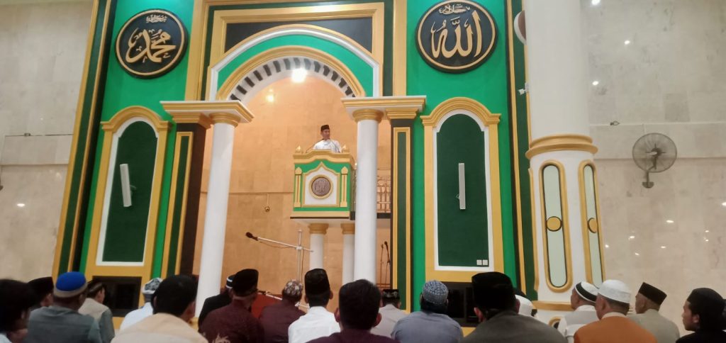 berikan-tausiyah-di-masjid-agung-al-ikhlas-dandim-1621-sampaikan-ini