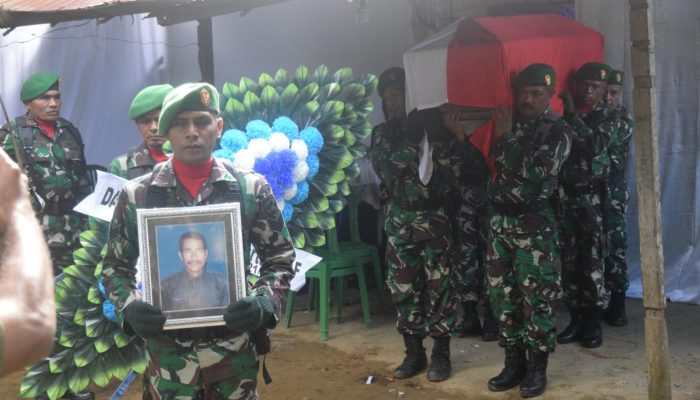 Kodim 1621 TTS melaksanakan pemakaman secara Militer Kepada Veteran
