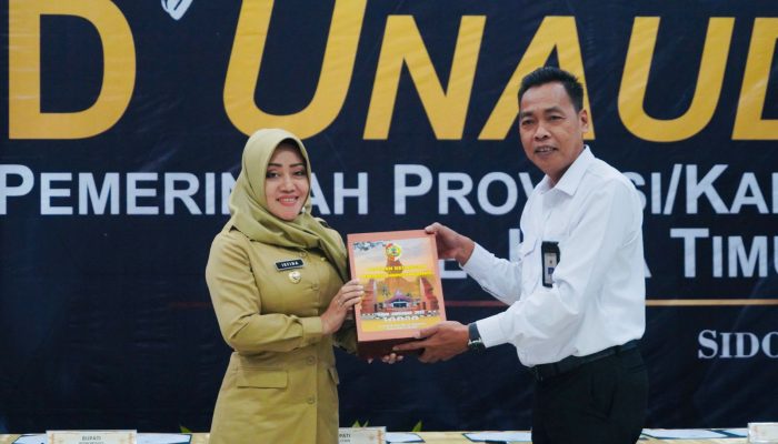 Bupati Mojokerto Serahkan LKPD Unaudited Tahun 2022 ke BPK Jatim